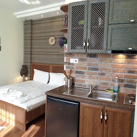 Guest Rooms Maria Luiza Varna Esterno foto