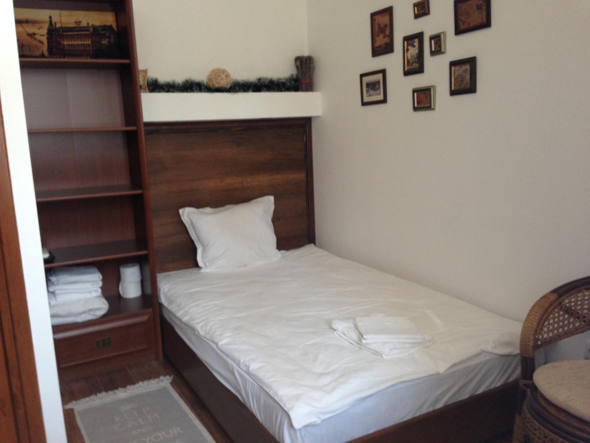 Guest Rooms Maria Luiza Varna Esterno foto