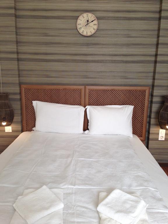 Guest Rooms Maria Luiza Varna Esterno foto