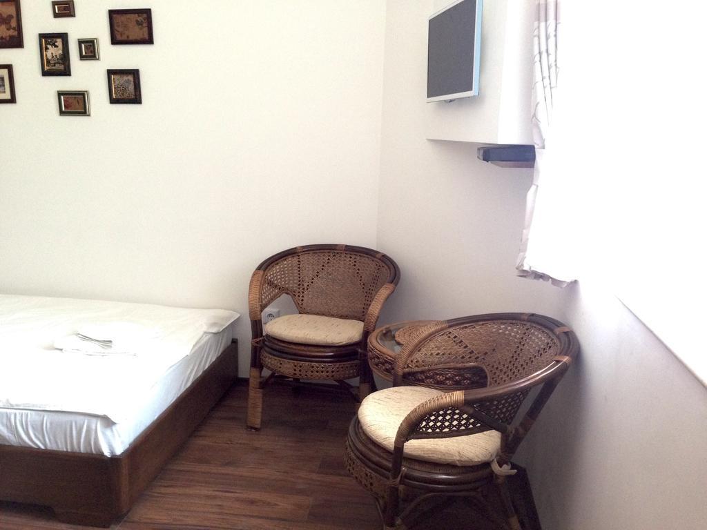 Guest Rooms Maria Luiza Varna Esterno foto